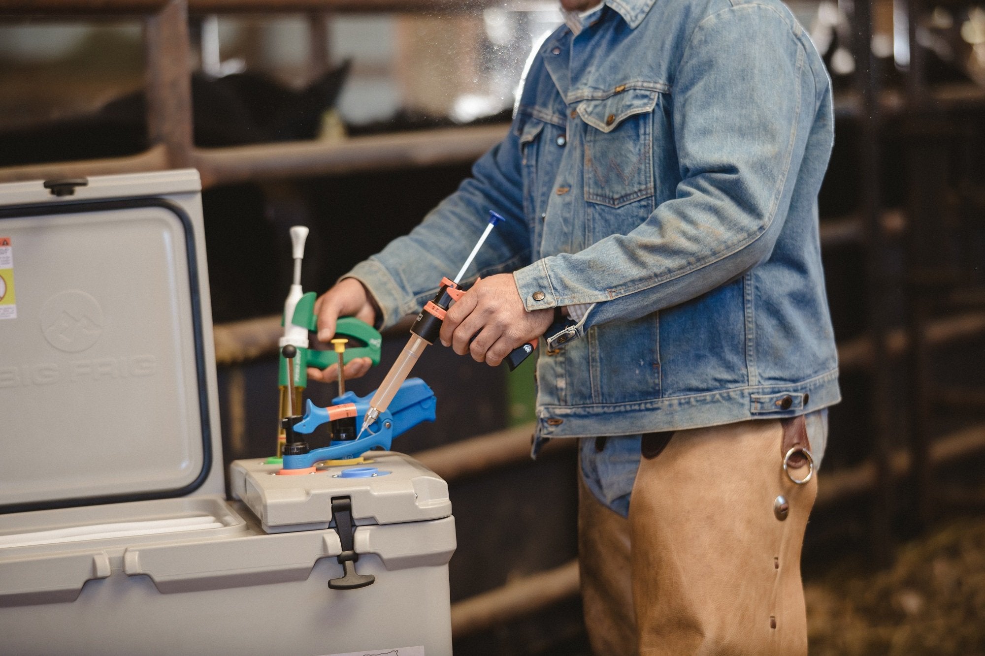 Load image into Gallery viewer, Ranch Hand Vaccine Cooler 4 Holster
