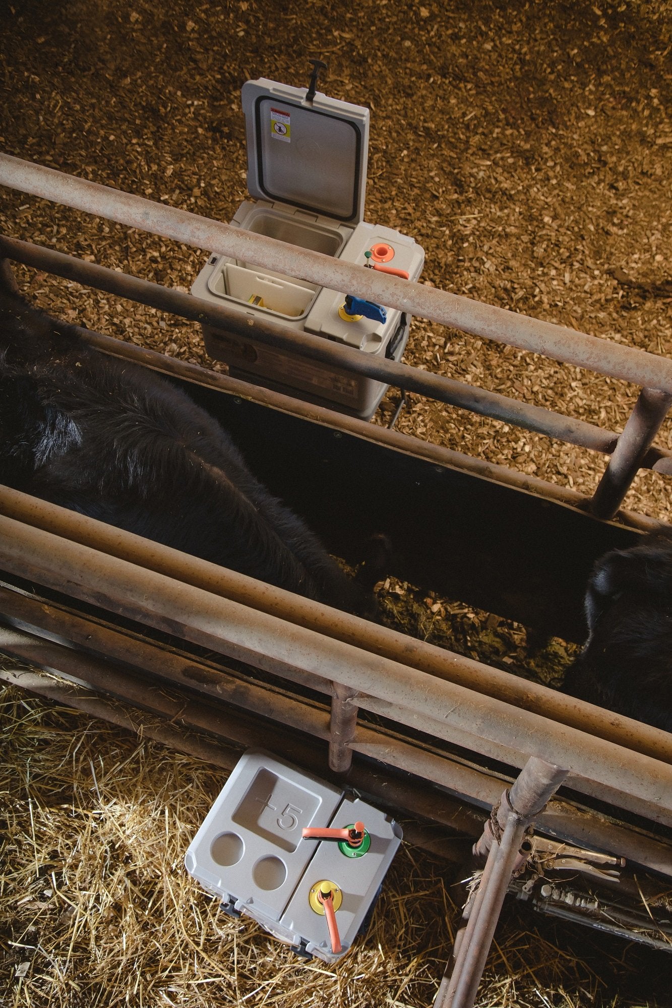 Load image into Gallery viewer, Ranch Hand Vaccine Cooler 4 Holster